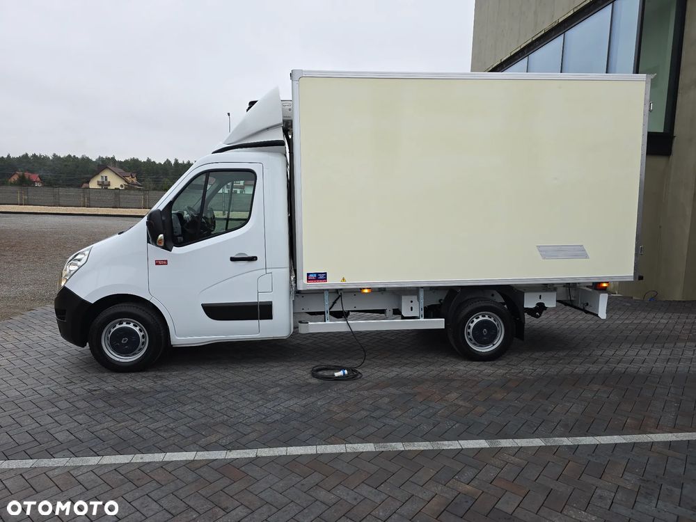 Renault MASTER IGLOPOL -30*C +25*C Carrier XARIOS 350 Podłączenie Stacjonarne 230 V ŁADOWNOŚĆ 840Kg WZMOCNIONE TYLNE ZWIESZENIE TEMPOMAT KLIMA HALOGENY KAMERA COFANIA SALON PL STAN JAK NOWY - 10