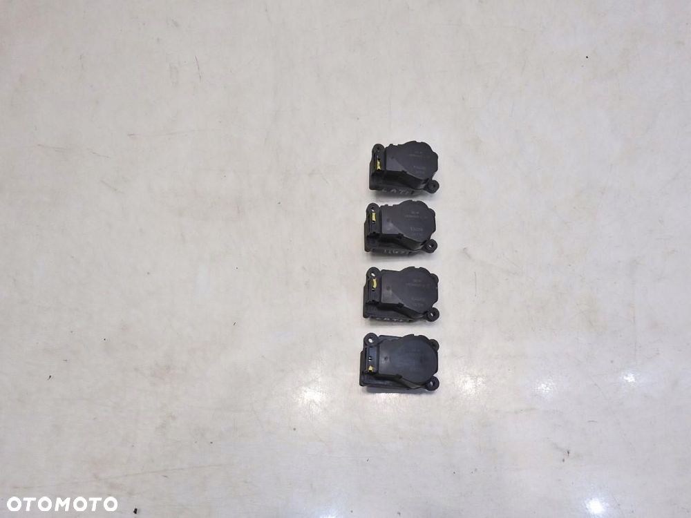 SILNICZEK NAGRZEWNICY RENAULT LATITUDE EAI256 V8384001 - 8