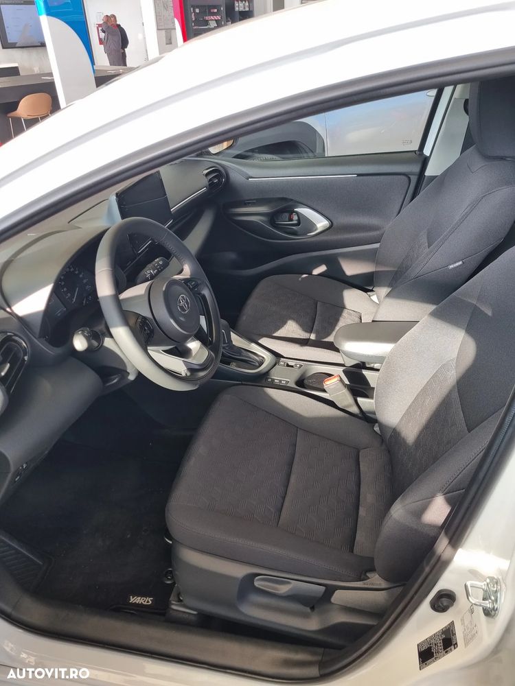 Toyota Yaris - 8
