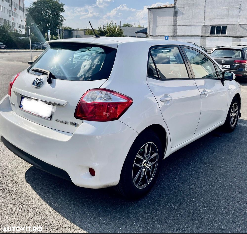 Toyota Auris ver-1-8-l-vvt--i-hsd-sol - 4