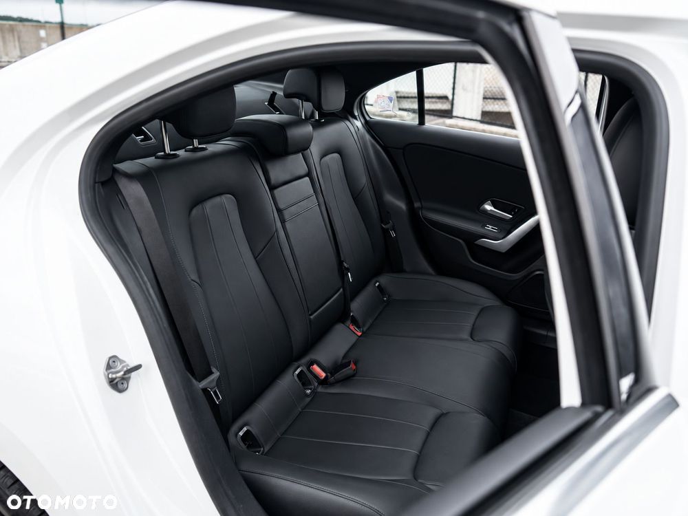 Mercedes-Benz Klasa A 220 4Matic 7G-DCT - 30