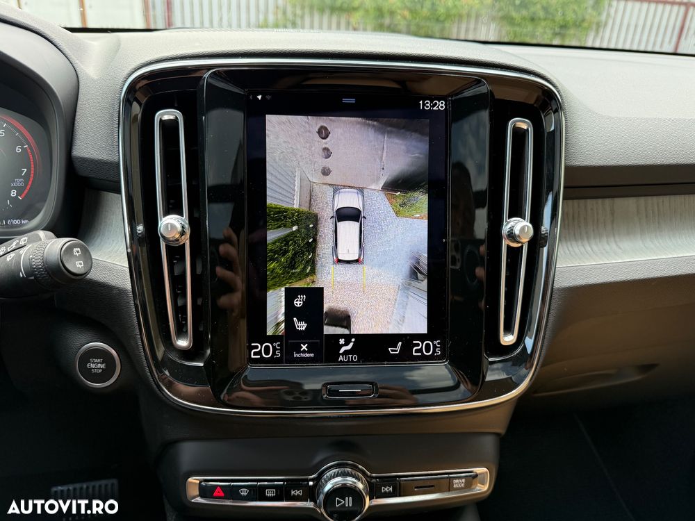 Volvo XC 40 B4 AT8 AWD Mild Hybrid Inscription - 26