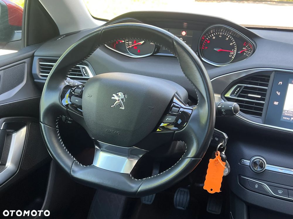 Peugeot 308 1.2 PureTech Allure S&S - 23