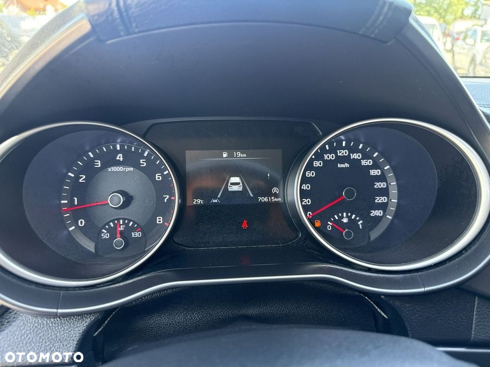 Kia Ceed - 36