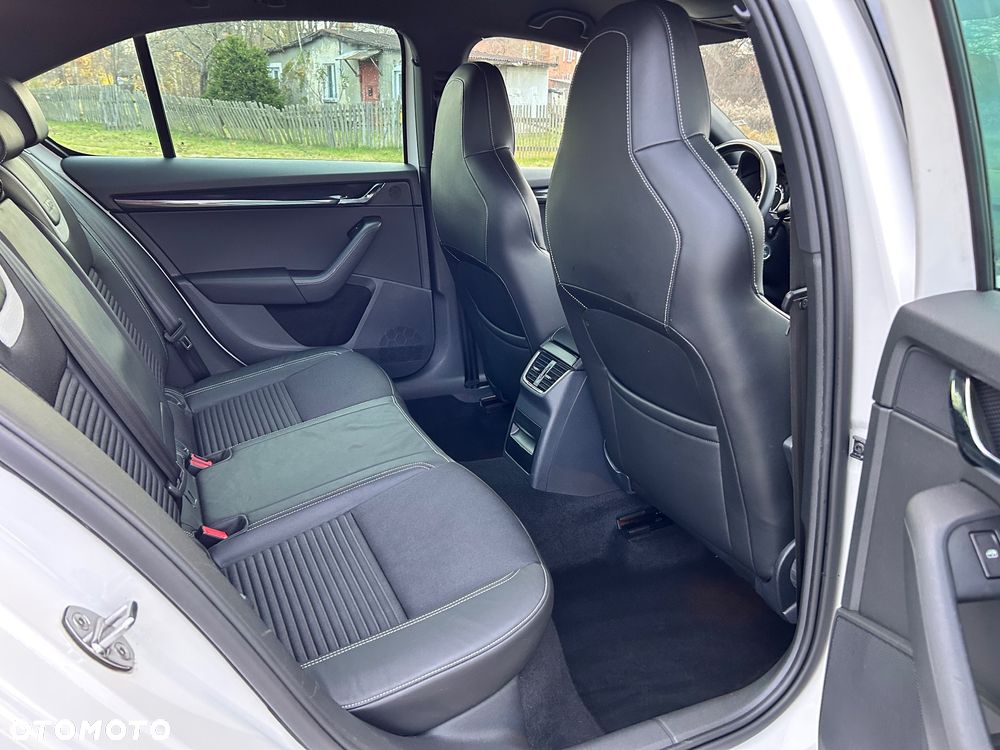 Skoda Octavia 2.0 TDI RS DSG - 23
