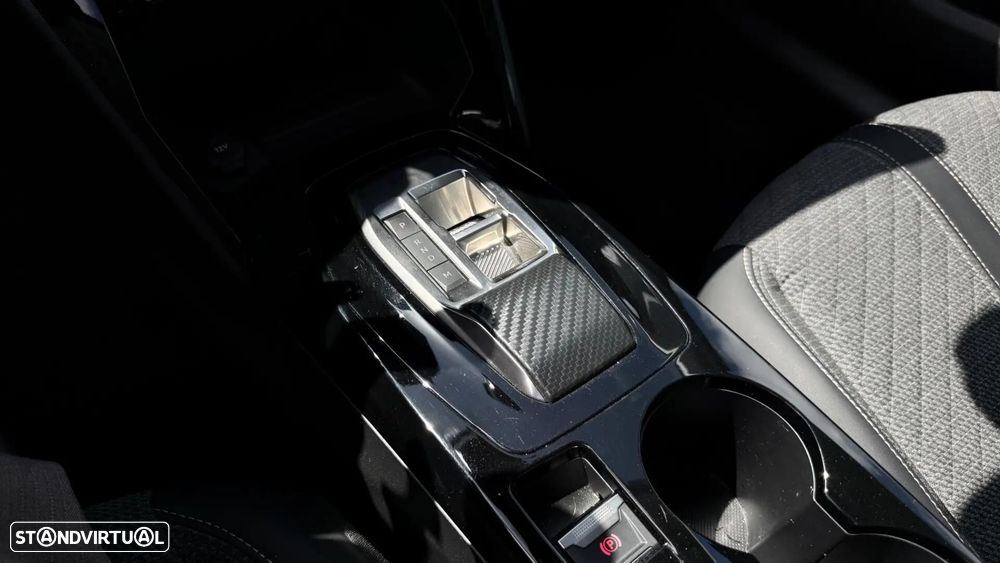 Peugeot 208 1.2 Hybrid Allure e-DCS6 - 15