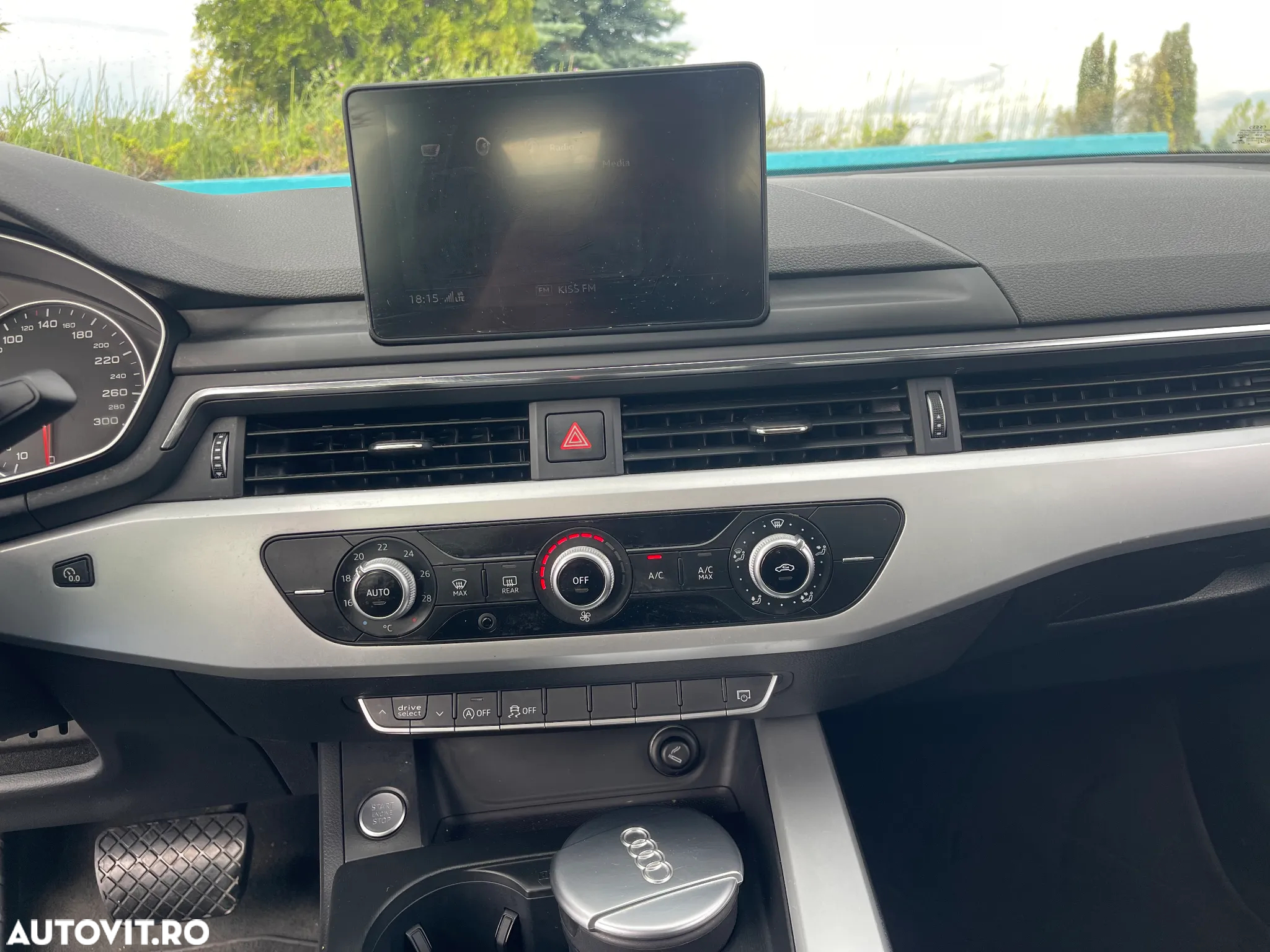 Audi A4 2.0 TDI ultra S tronic Sport - 27
