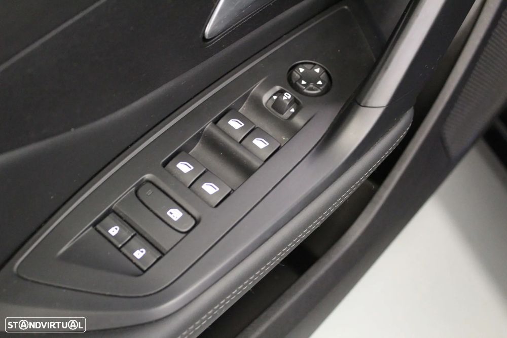 Peugeot 308 1.2 PureTech Allure - 19