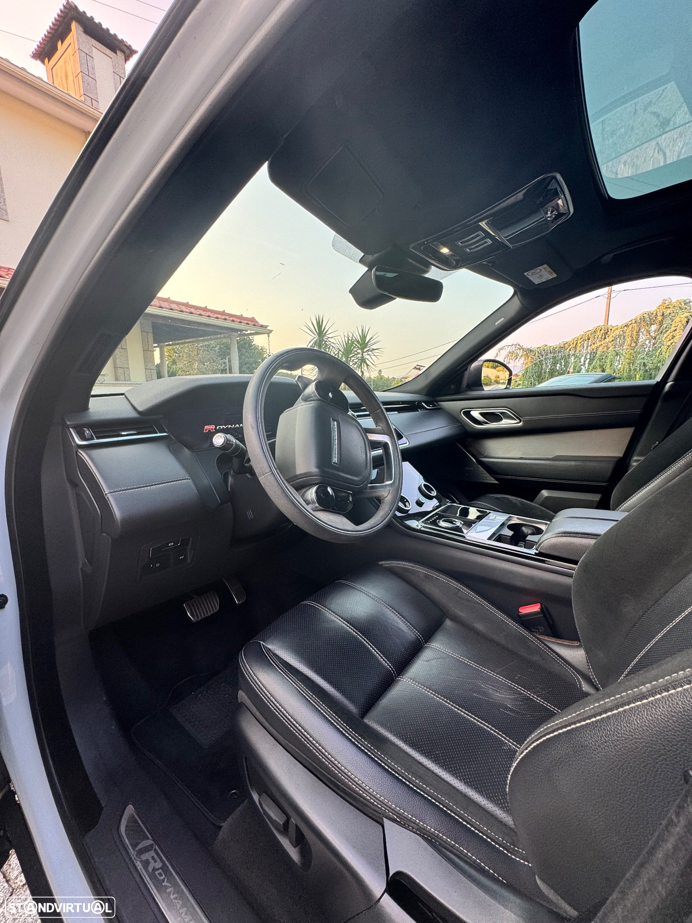 Land Rover Range Rover Velar 2.0 D R-Dynamic - 4