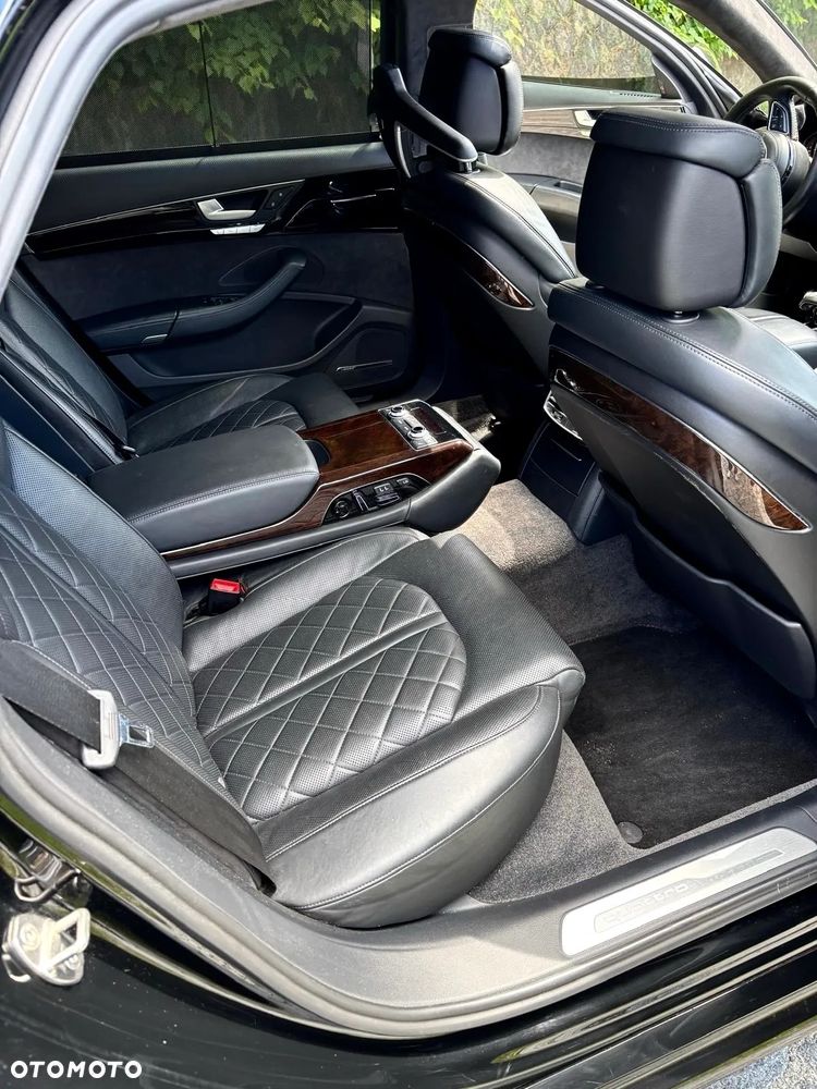 Audi A8 - 8