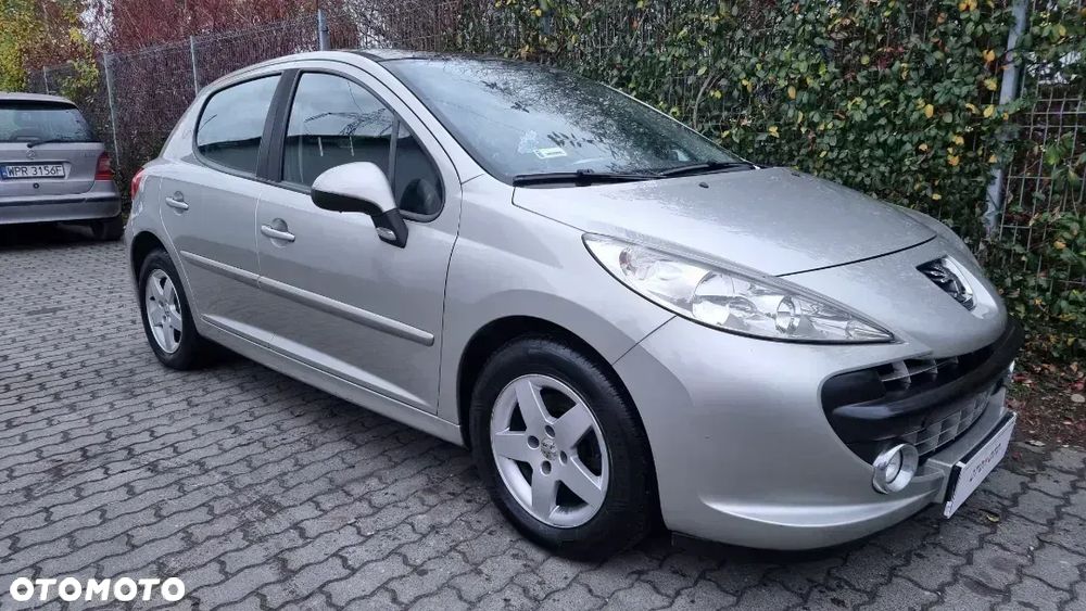 Peugeot 207 1.4 16V Presence - 2