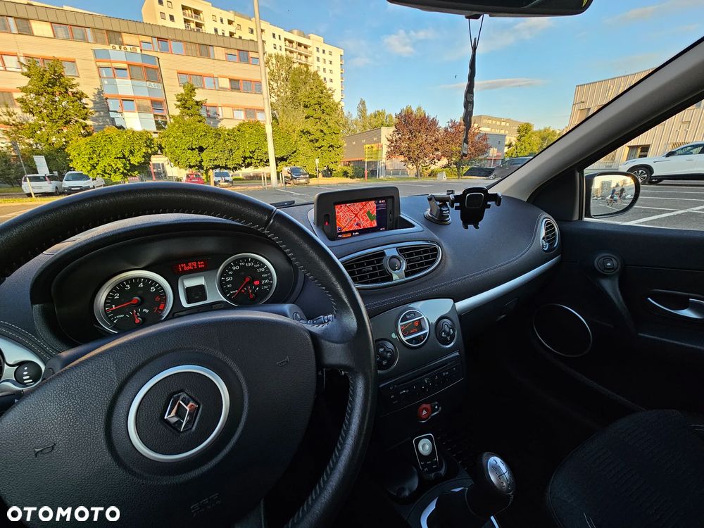 Renault Clio - 25