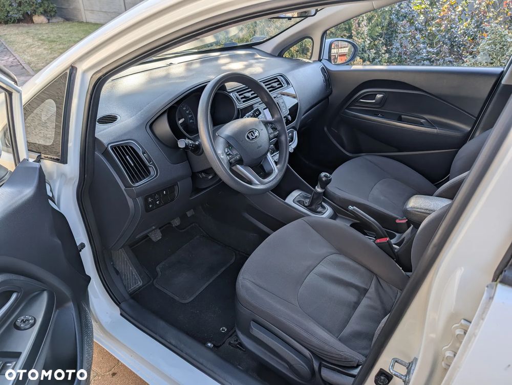 Kia Rio - 9