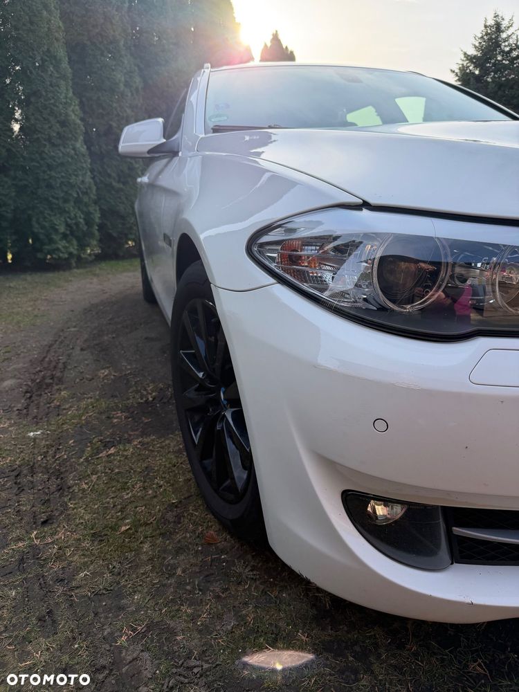 BMW Seria 5 530d xDrive Luxury Line - 3