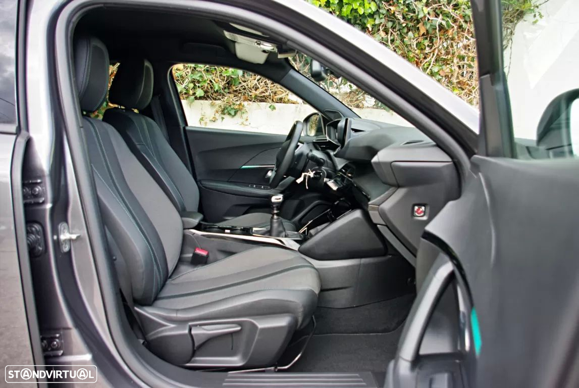 Peugeot 2008 1.2 PureTech Allure - 21