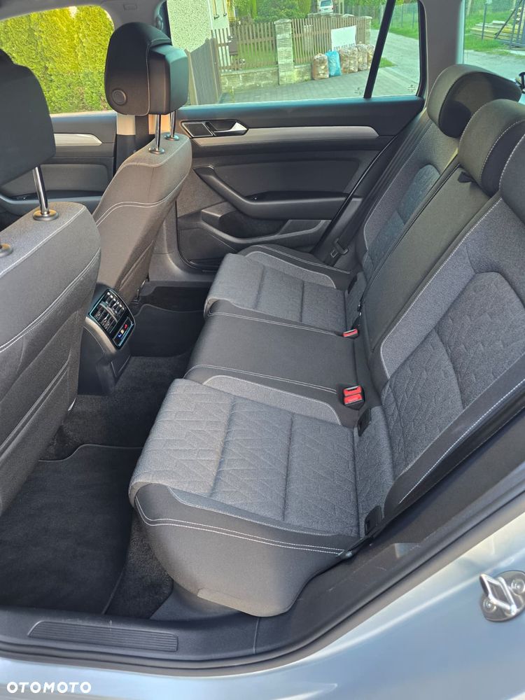 Volkswagen Passat Variant 2.0 TDI SCR Comfortline DSG - 18