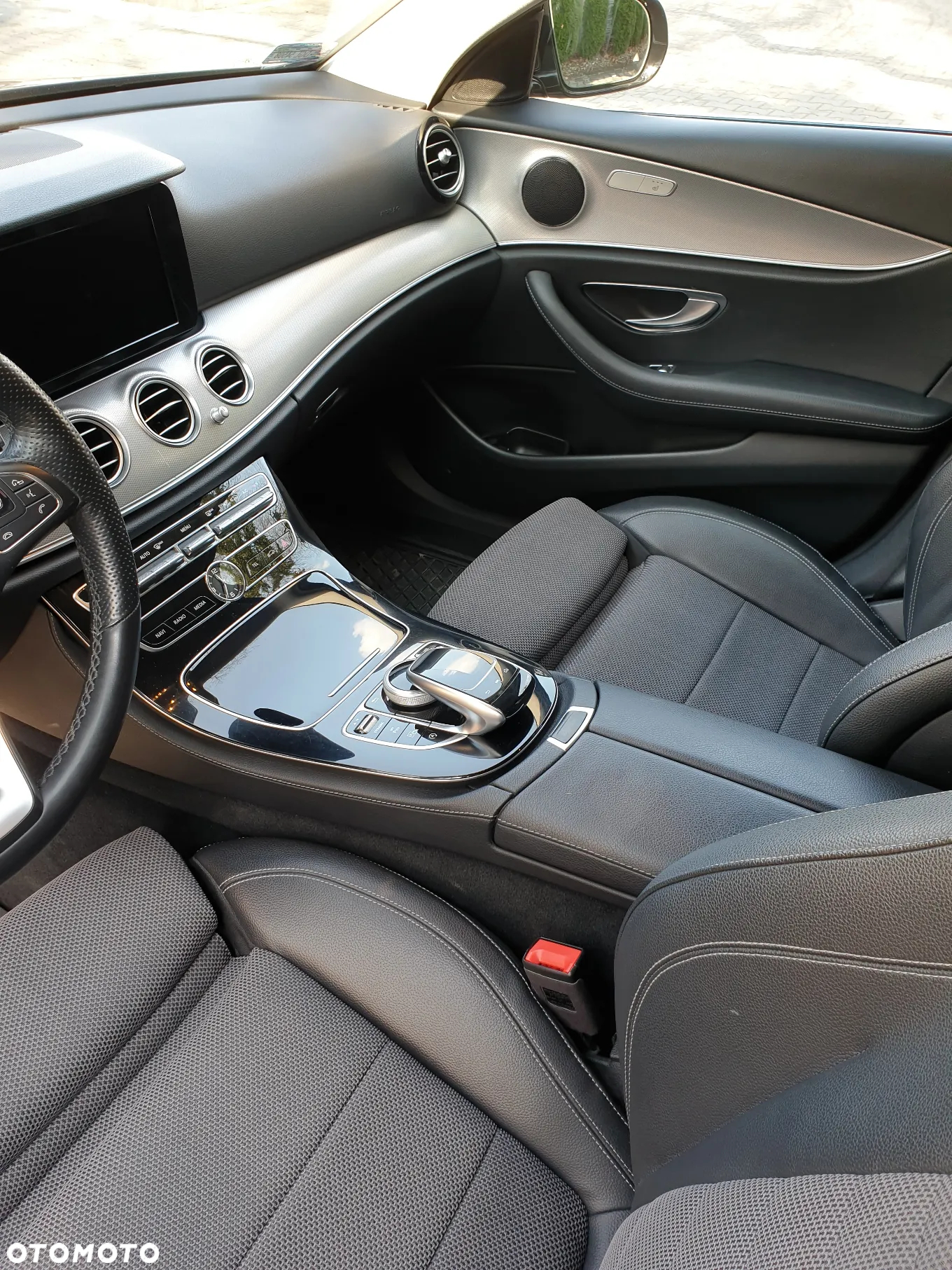 Mercedes-Benz Klasa E 220 d 4-Matic 9G-TRONIC - 9