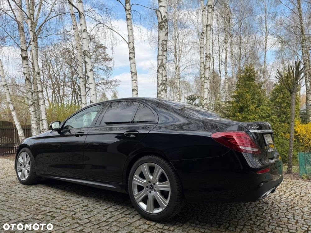 Mercedes-Benz Klasa E 220 d 4-Matic Business Edition 9G-TRONIC - 2