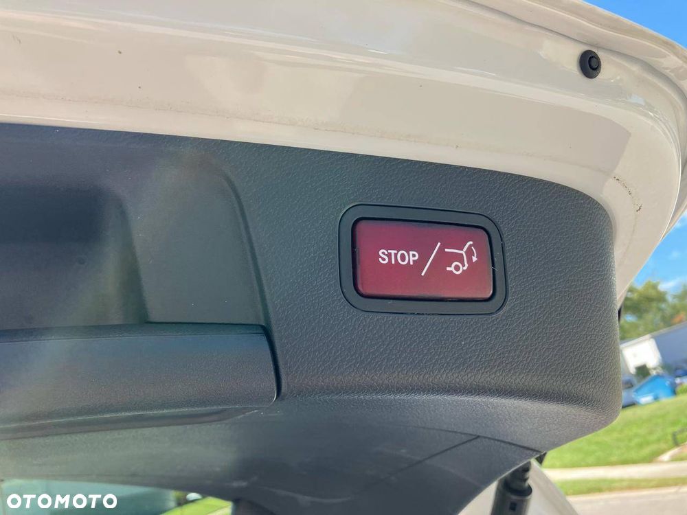 Mercedes-Benz GLA - 9