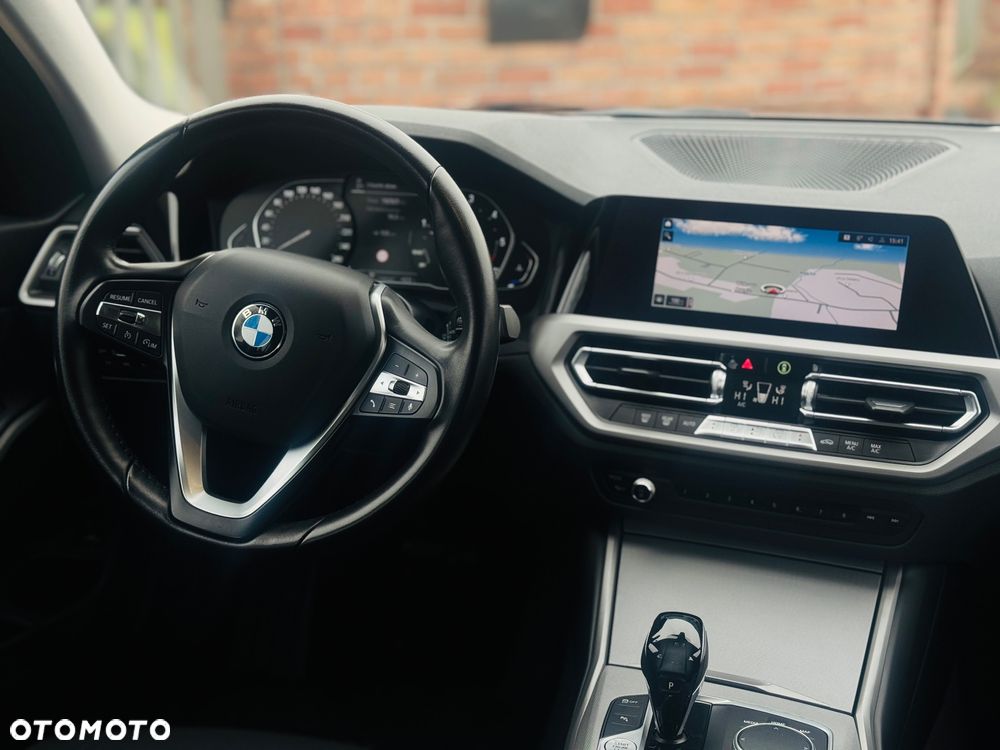 BMW Seria 3 320d Sport Line Shadow - 20