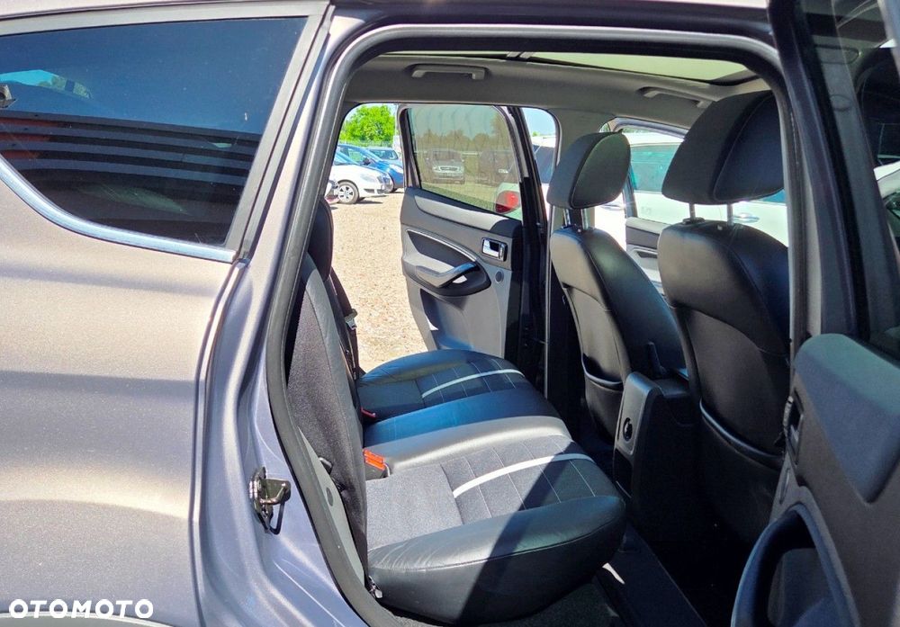 Ford Kuga - 31