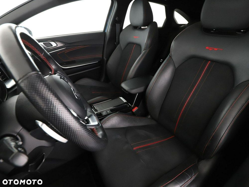 Kia ProCeed 1.6 T-GDI GT DCT - 13