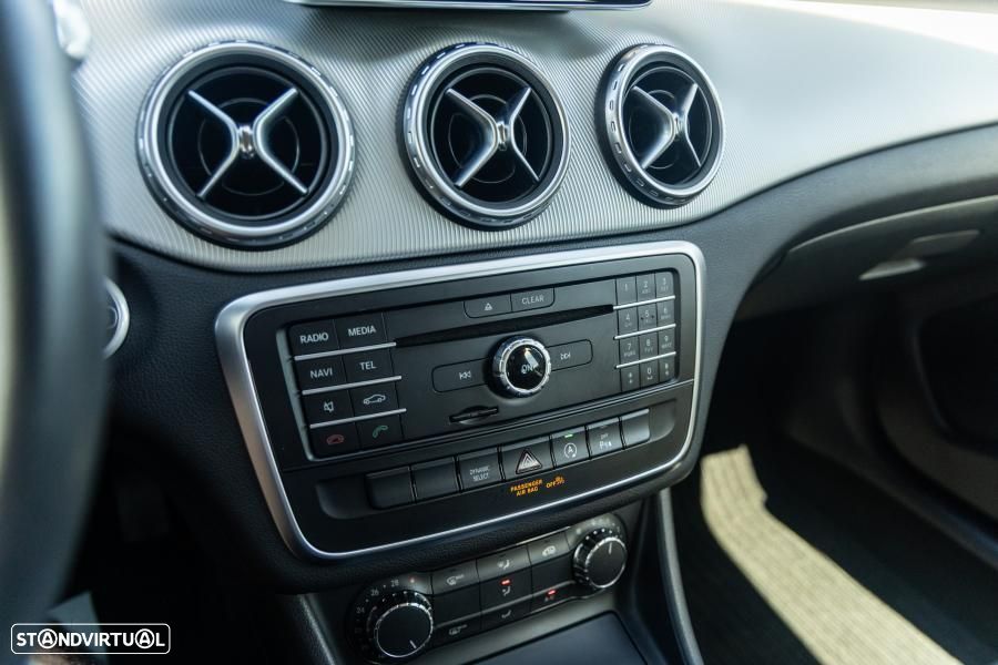 Mercedes-Benz GLA 180 d Urban Aut. - 39