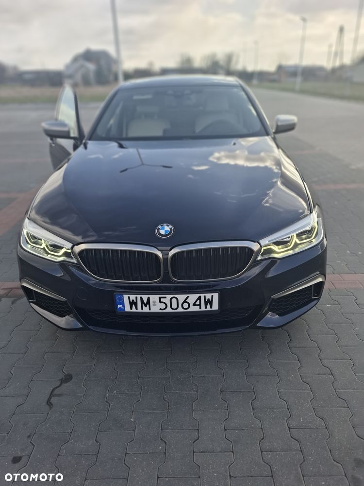 BMW Seria 5 M550i xDrive - 1