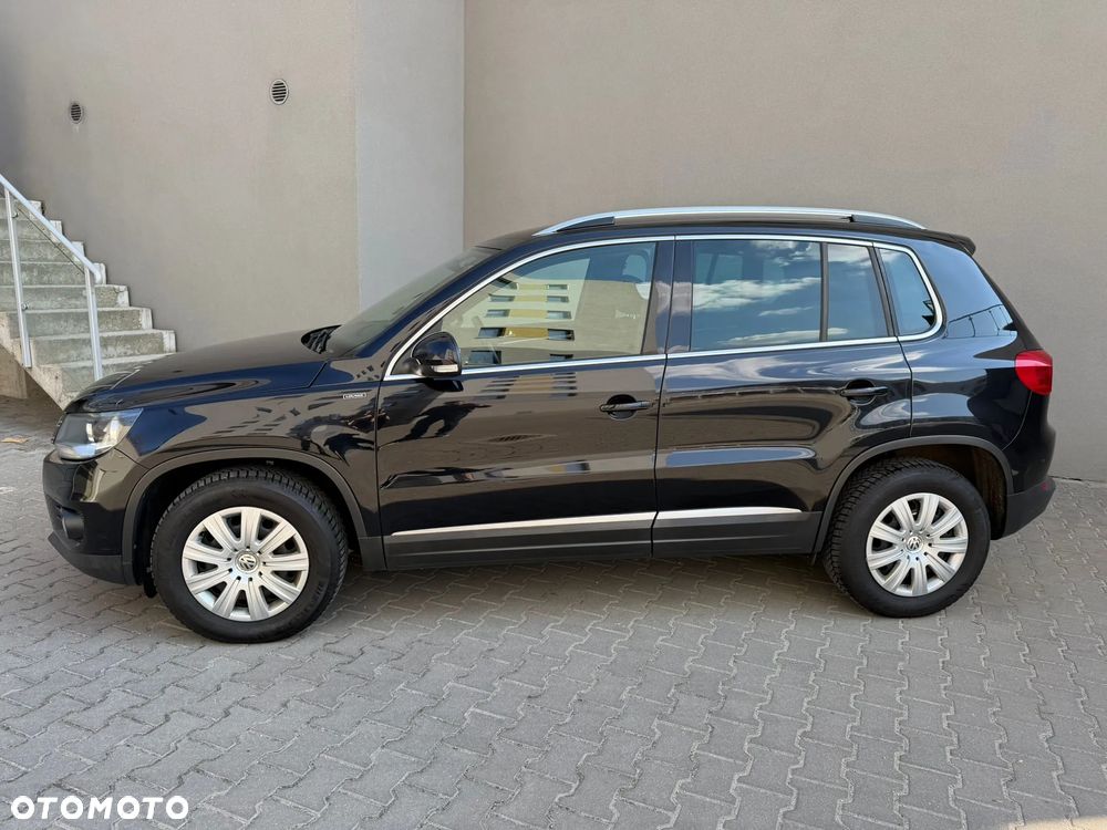 Volkswagen Tiguan 2.0 TDI DPF BlueMotion Technology Lounge Sport & Style - 4