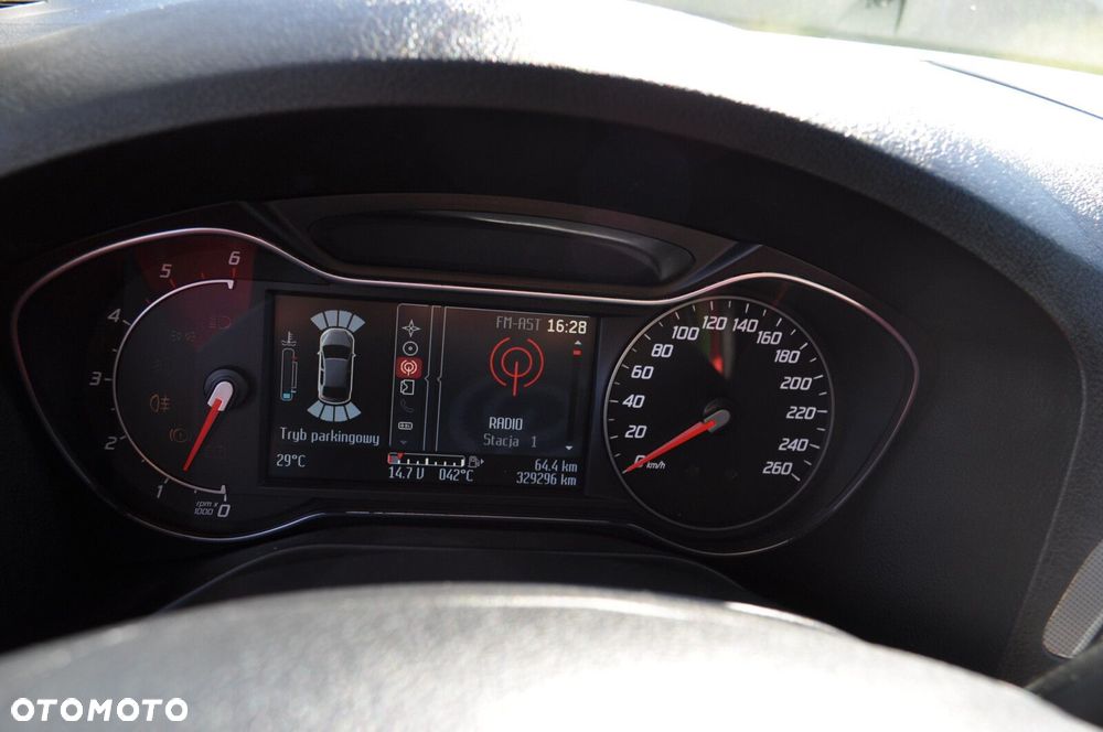 Ford Galaxy - 13