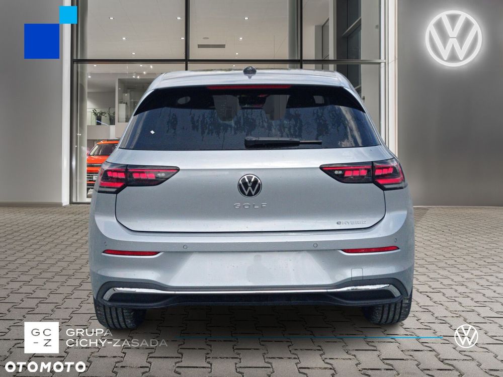 Volkswagen Golf - 5