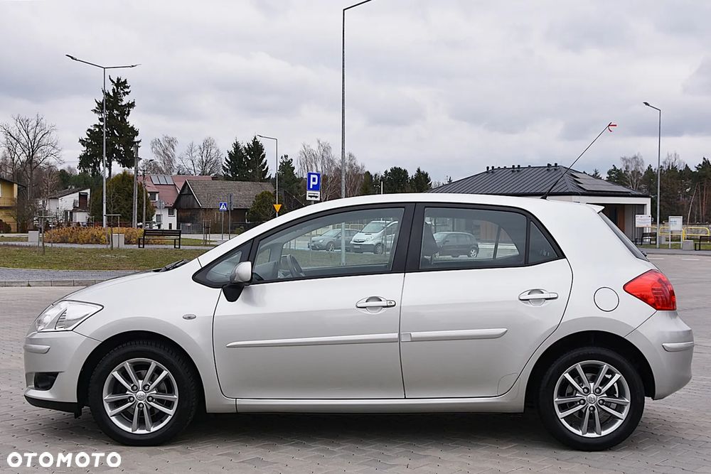 Toyota Auris 1.6 Luna - 9