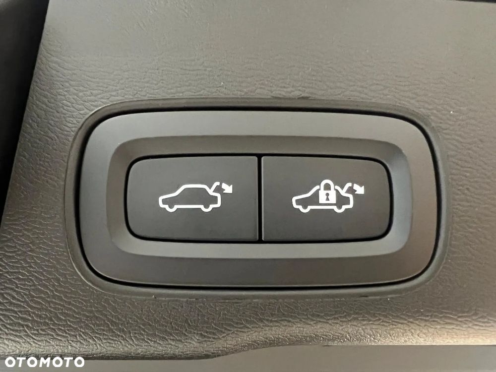 Volvo XC 60 T8 Plug-In Hybrid AWD Ultimate Black Edition - 37
