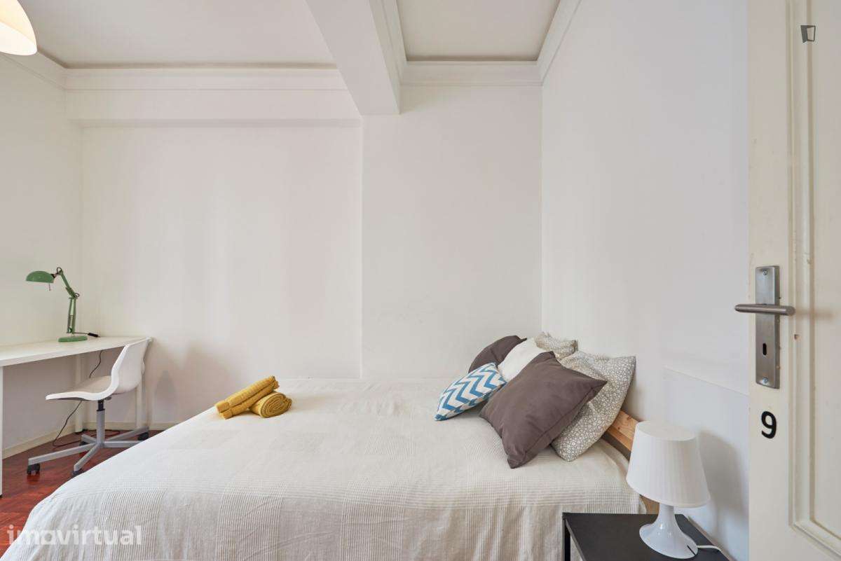 Quarto - localizado em Marquês de Pombal Lisbon - Grande imagem: 2/45