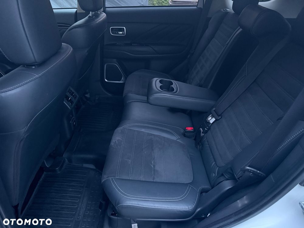 Mitsubishi Outlander - 17