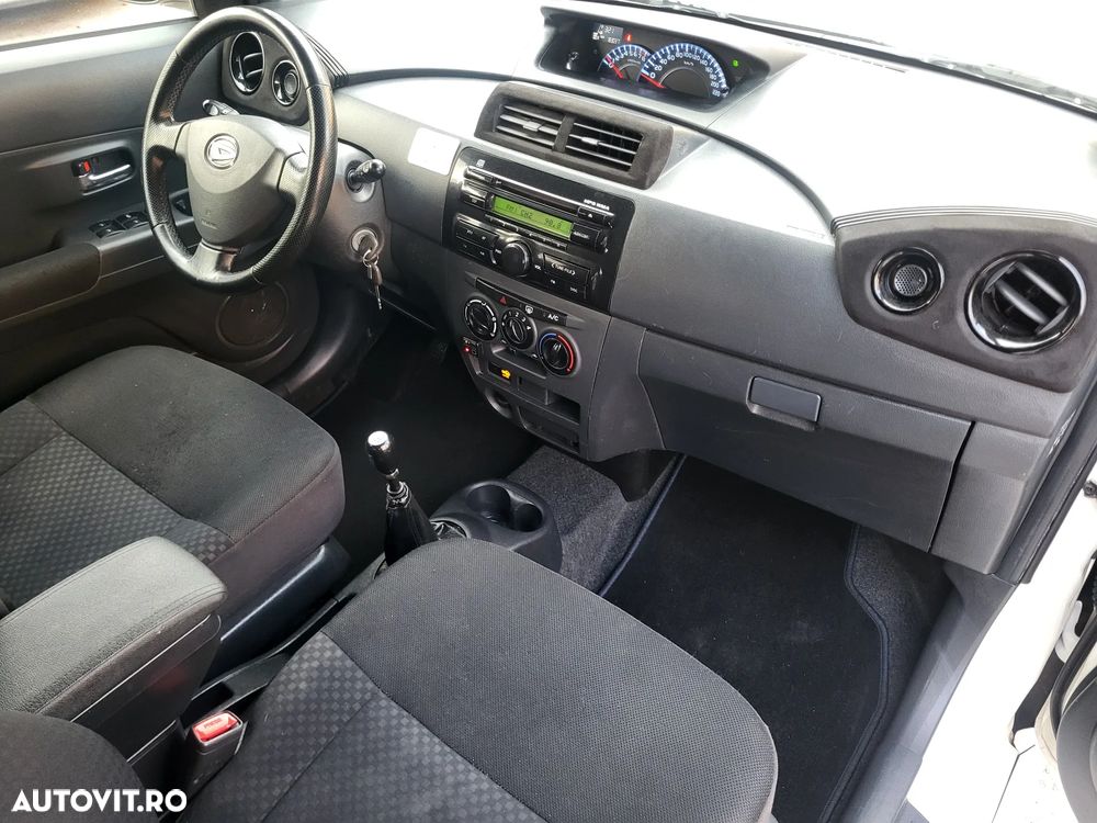 Daihatsu Materia - 7