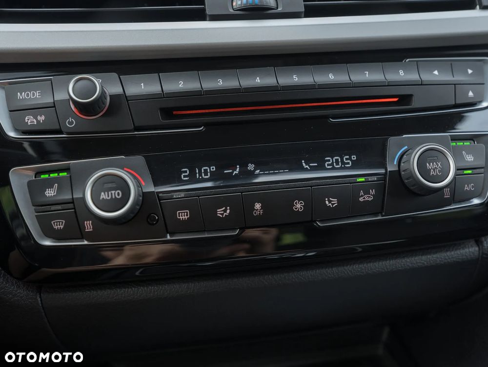 BMW Seria 3 318d Luxury Line - 32