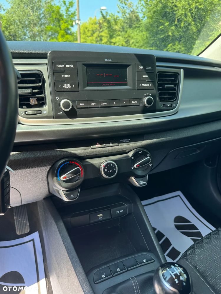 Kia Rio - 23