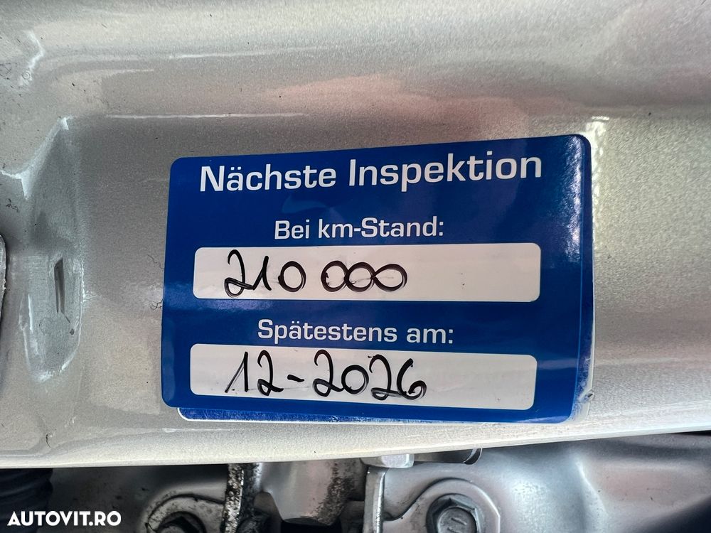 Toyota Prius (Hybrid) Sol - 19