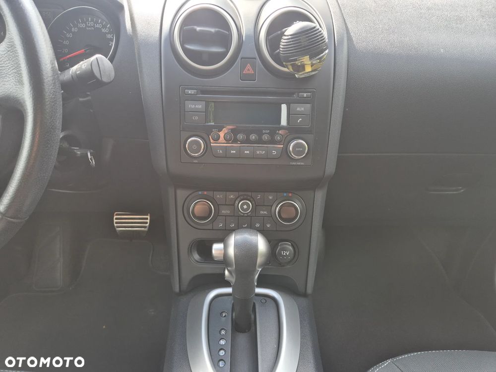 Nissan Qashqai - 25