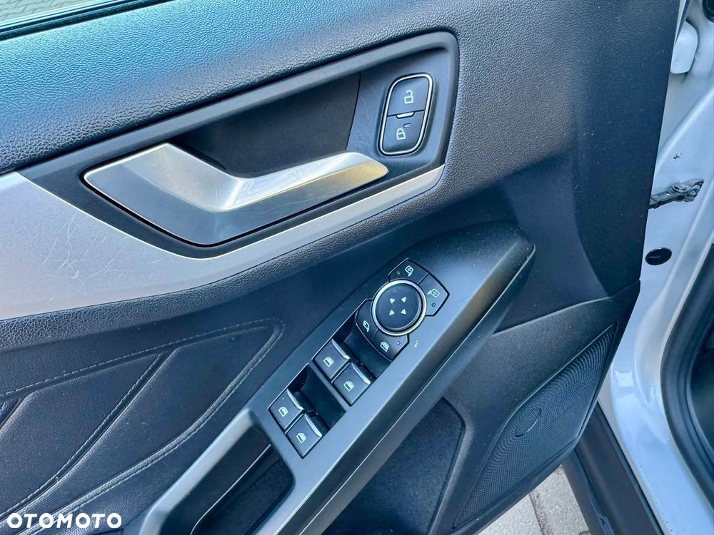 Ford Focus Turnier 1.5 EcoBlue Start-Stopp-System TITANIUM - 24