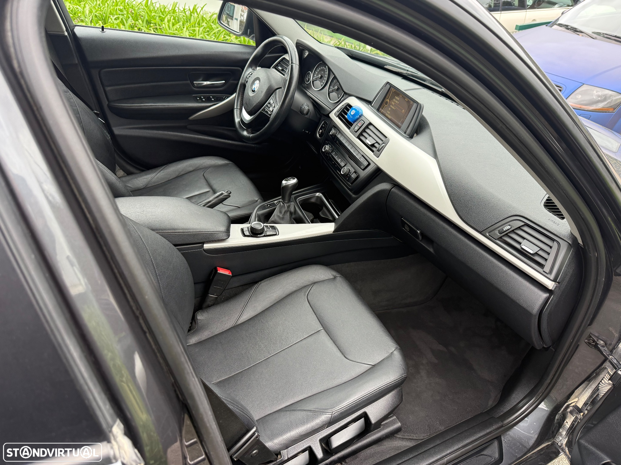 BMW 318 d Touring Line Sport - 9