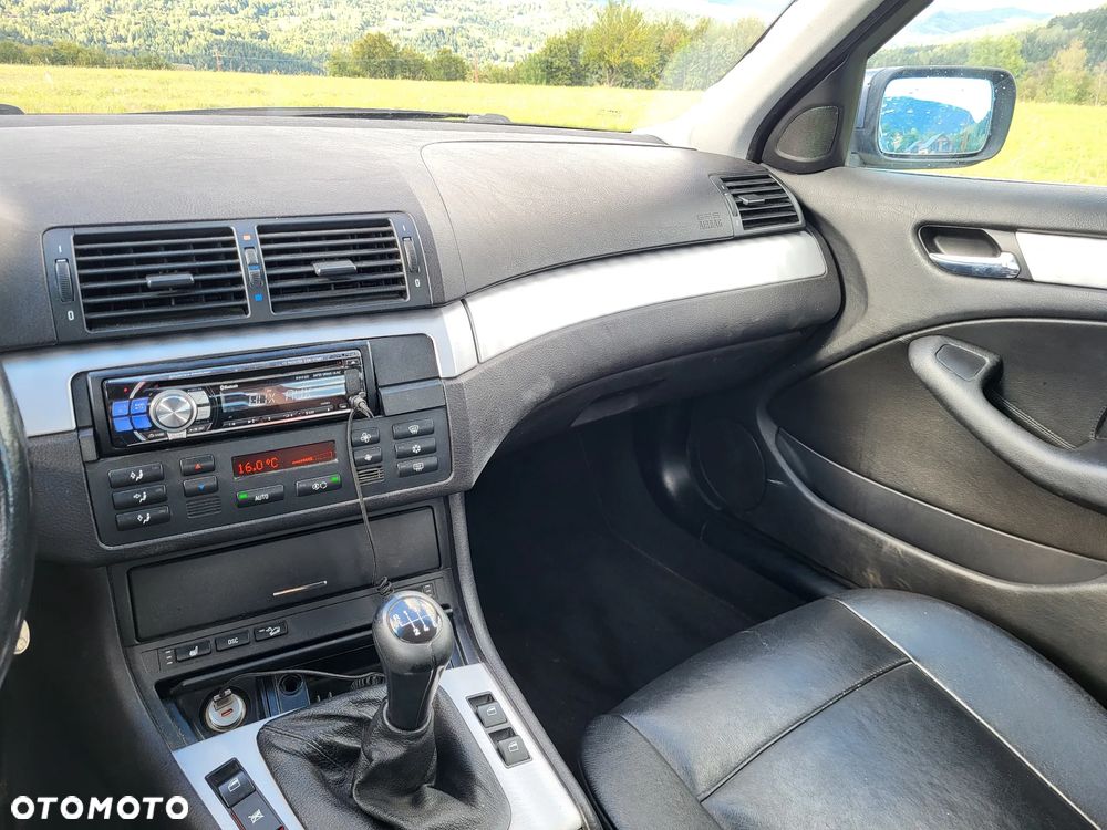 BMW Seria 3 330ix - 11