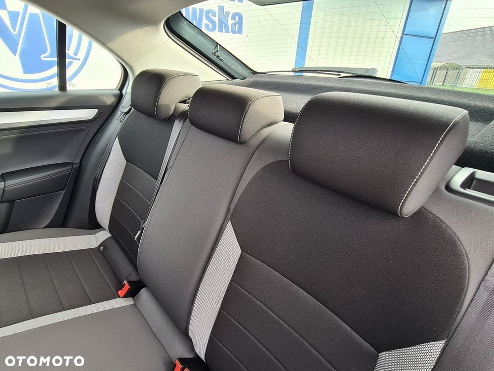 Skoda RAPID 1.0 TSI Ambition - 23