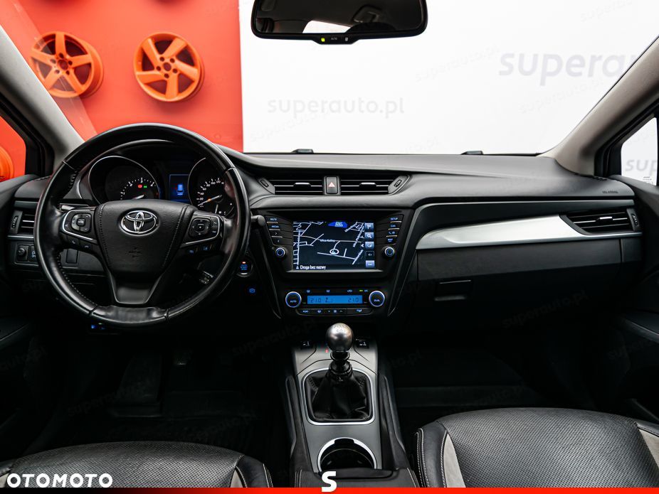 Toyota Avensis 2.0 D-4D Premium - 10