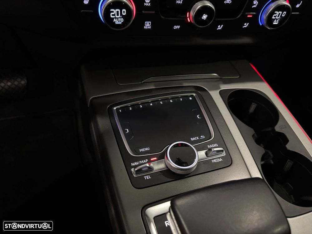 Audi Q7 3.0 TDi quattro Tiptronic 7L - 41