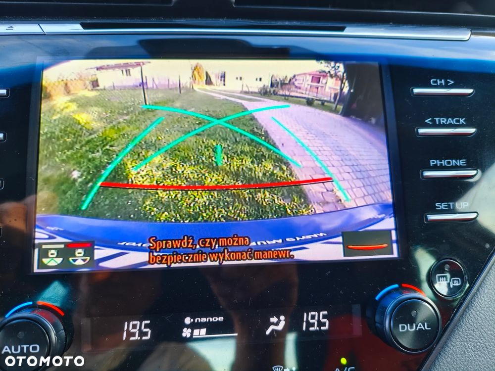Toyota Camry 2.5 Hybrid Comfort CVT - 16