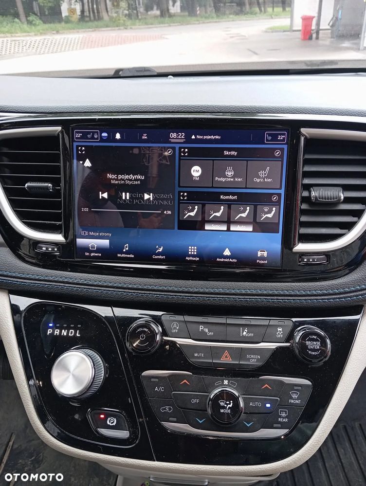 Chrysler Pacifica - 8
