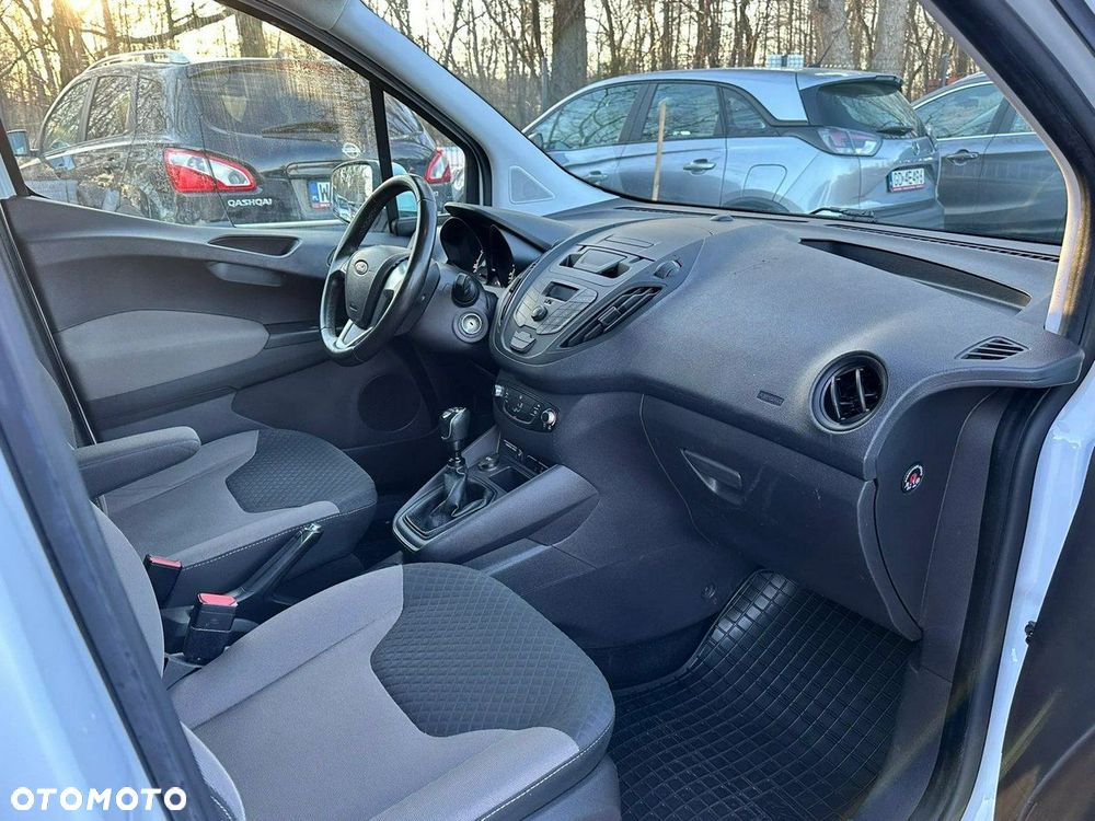 Ford Transit Courier - 13