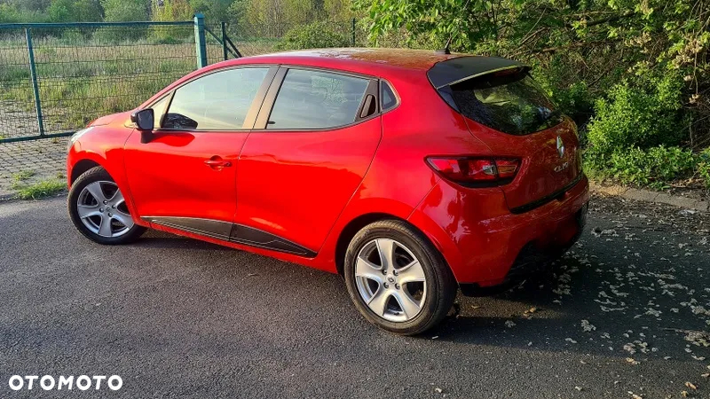 Renault Clio 1.2 16V 75 Expression - 10